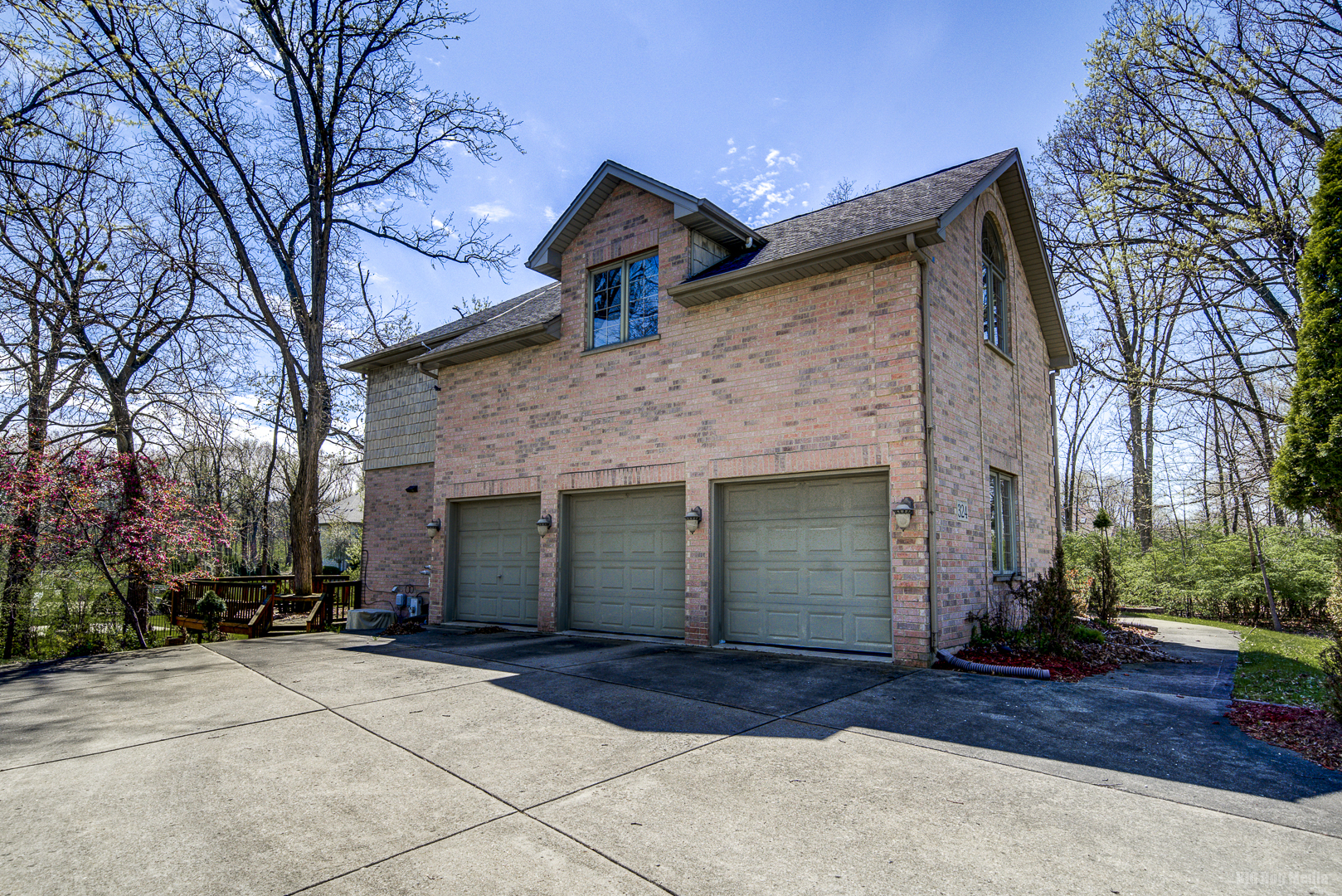 324 Royal Oak Drive, Steger, IL 60475