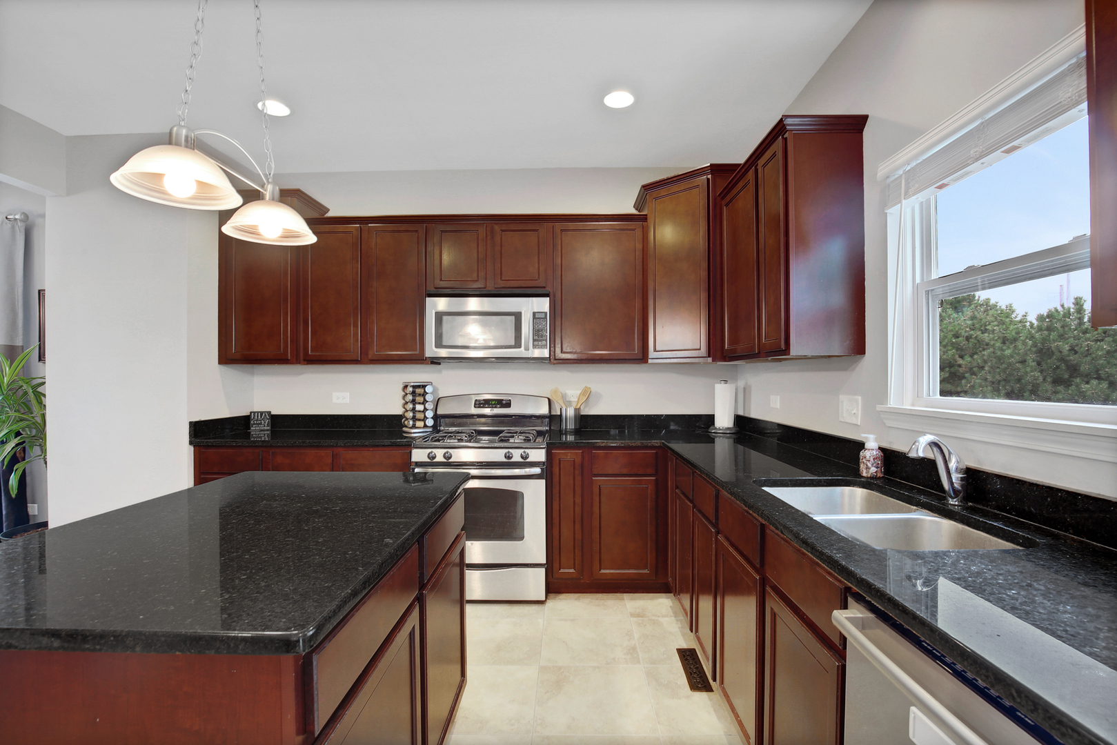 799 W Mystic Lane, Romeoville, IL 60446