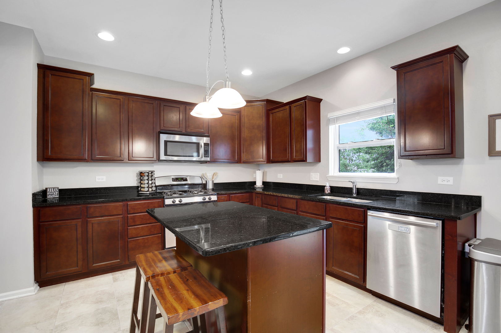 799 W Mystic Lane, Romeoville, IL 60446