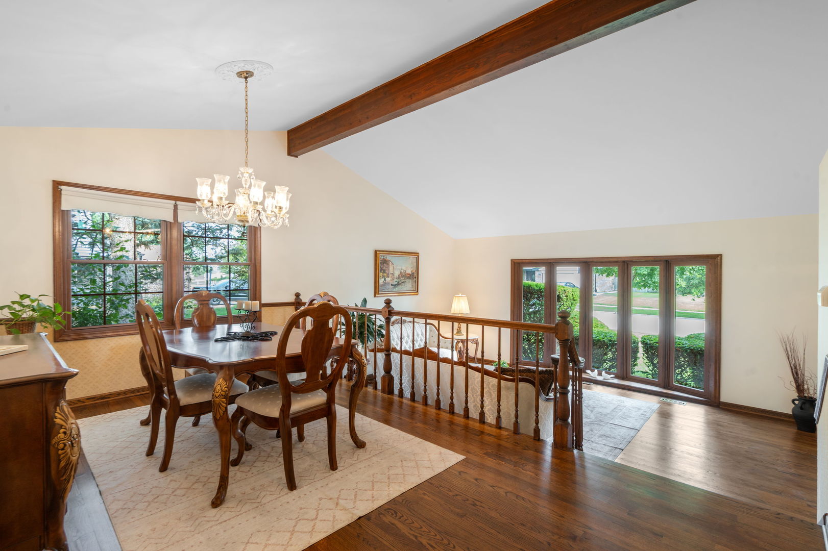2011 E Canterbury Drive, Arlington Heights, IL 60004