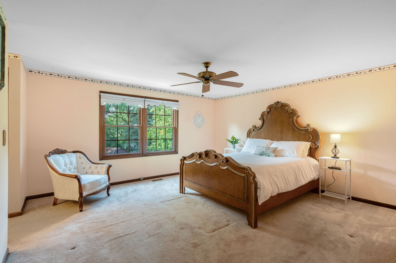 2011 E Canterbury Drive, Arlington Heights, IL 60004
