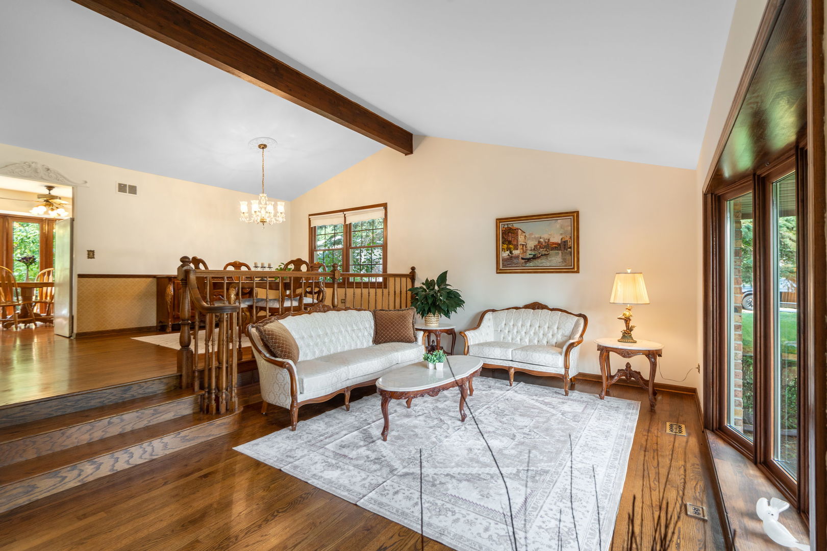 2011 E Canterbury Drive, Arlington Heights, IL 60004