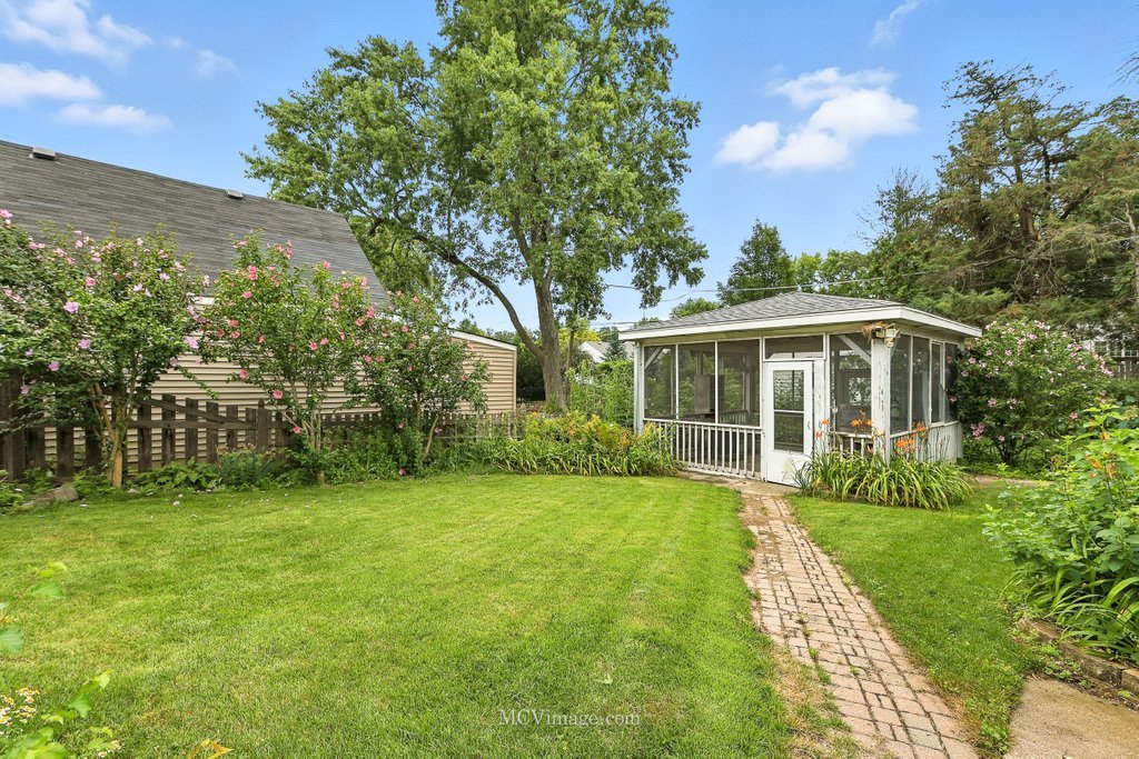 1017 N Main Street, Wheaton, IL 60187