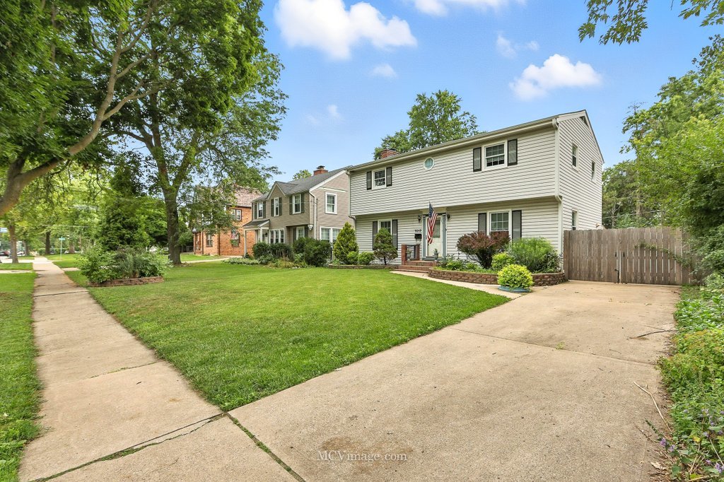 1017 N Main Street, Wheaton, IL 60187