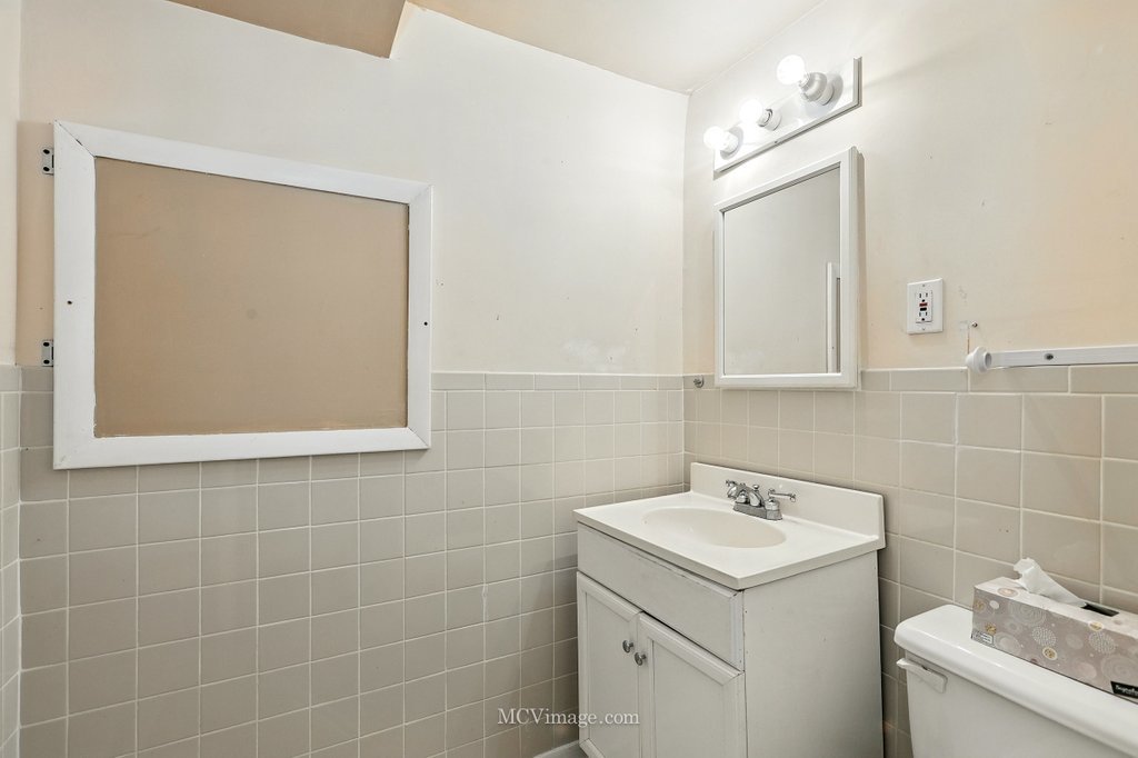 1017 N Main Street, Wheaton, IL 60187