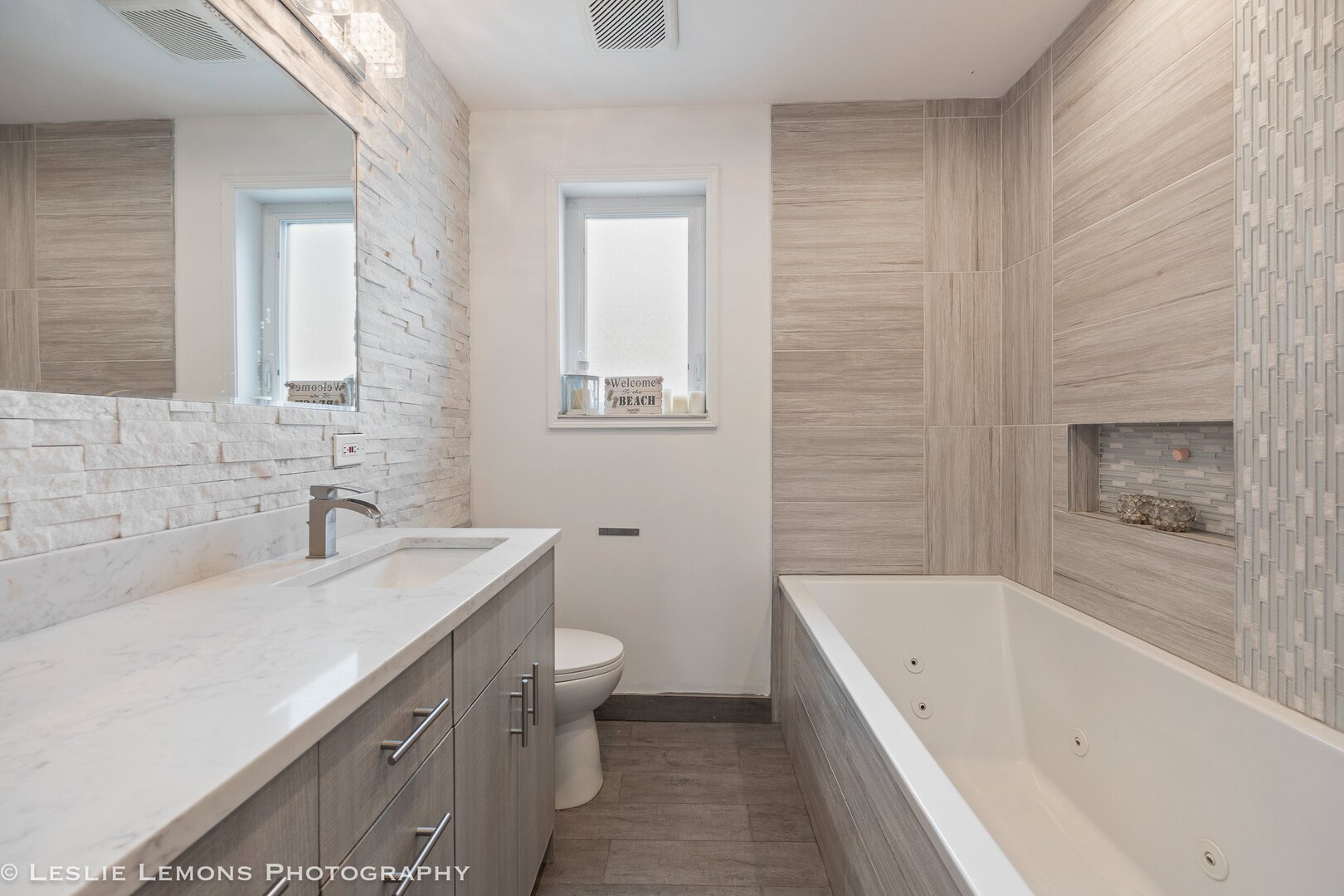 3046 Sarah Street, Franklin Park, IL 60131