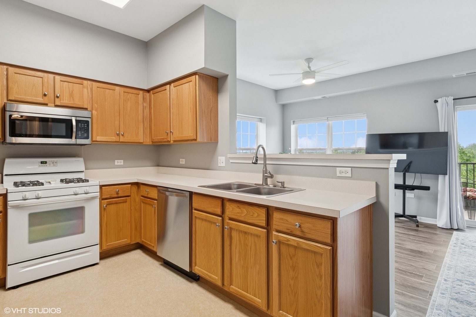 0S099 Lee Court #401, Winfield, IL 60190