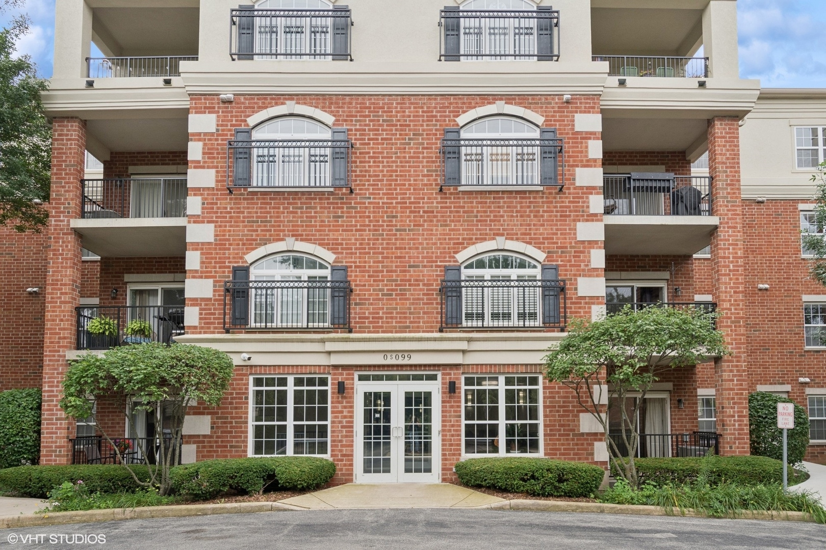0S099 Lee Court #401, Winfield, IL 60190