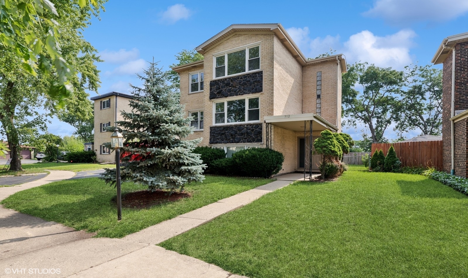 512 W Ida Court #1, Mount Prospect, IL 60056