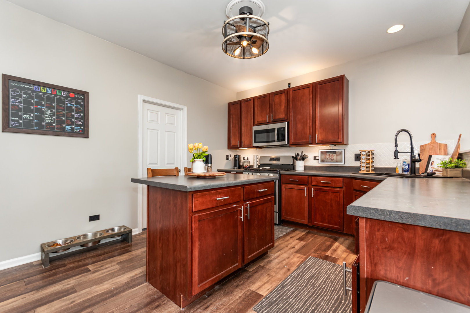 1306 Dauphin Drive, Joliet, IL 60431