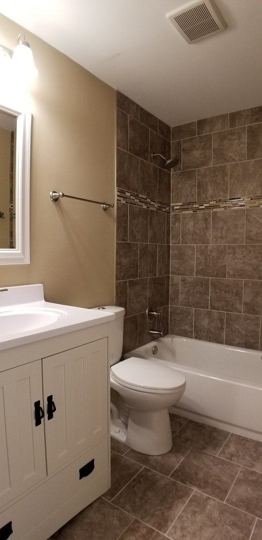6939 S Pulaski Road #2D, Chicago, IL 60629