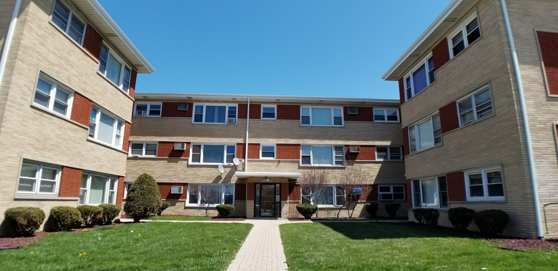6939 S Pulaski Road #2D, Chicago, IL 60629