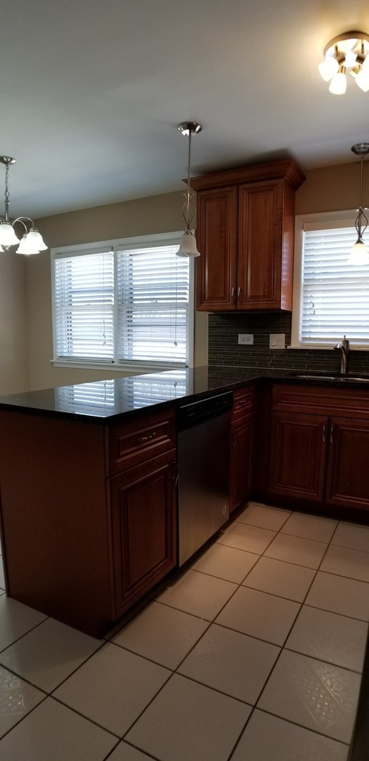 6939 S Pulaski Road #2D, Chicago, IL 60629