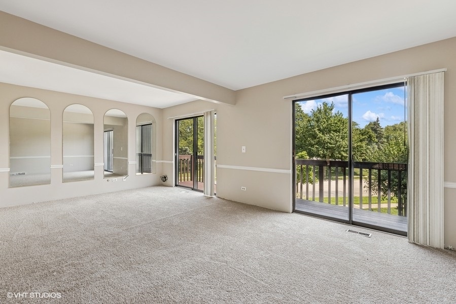 776 Golfview Drive, Roselle, IL 60172