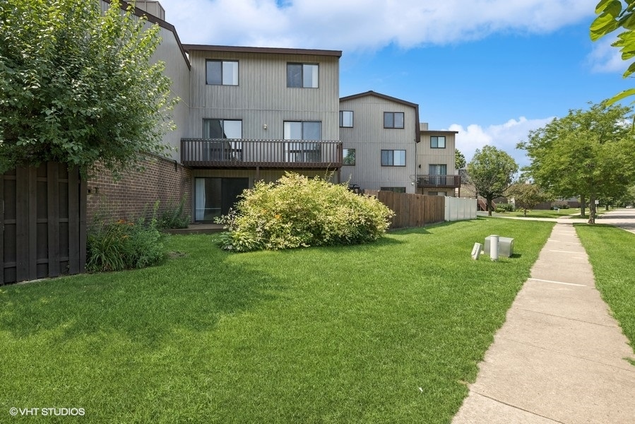 776 Golfview Drive, Roselle, IL 60172