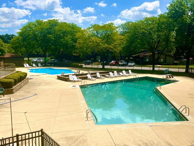 776 Golfview Drive, Roselle, IL 60172