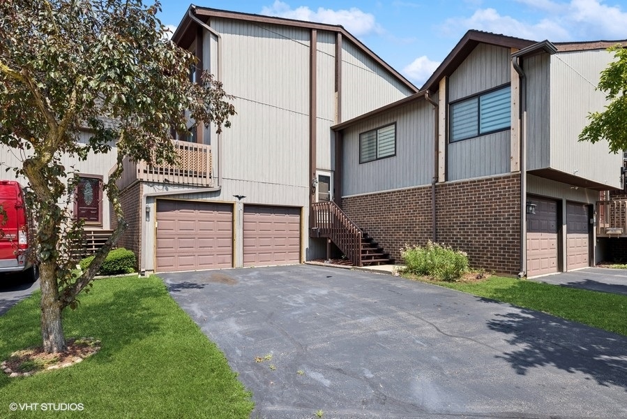 776 Golfview Drive, Roselle, IL 60172