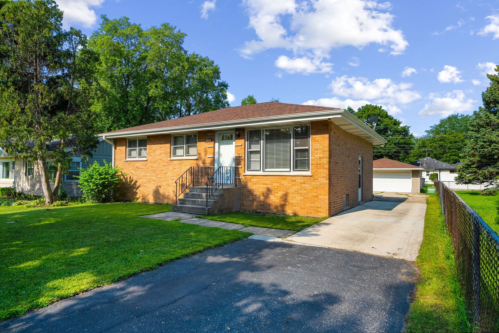 9808 Normandy Avenue, Oak Lawn, IL 60453