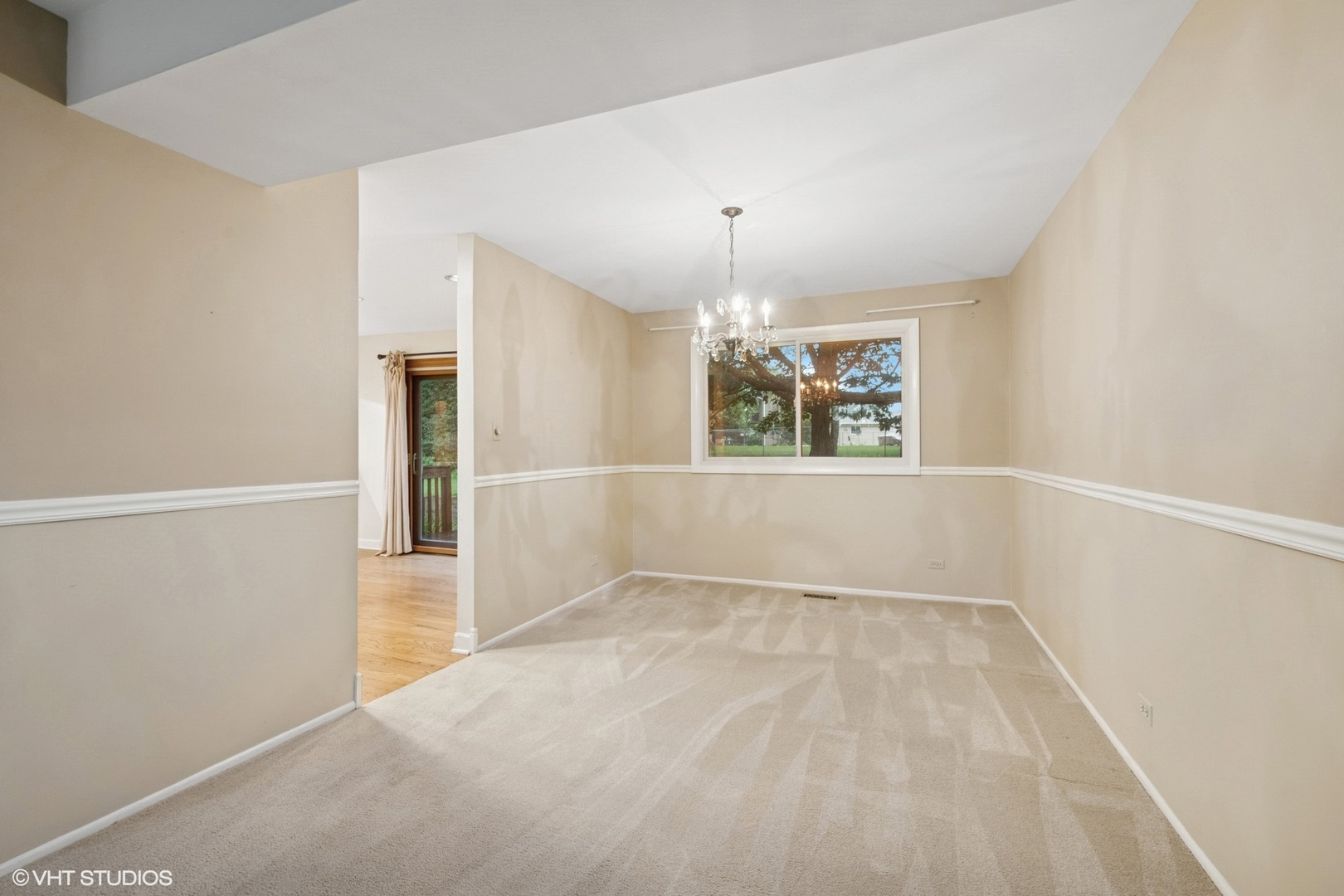1720 Buena Vista Drive, Wheaton, IL 60189