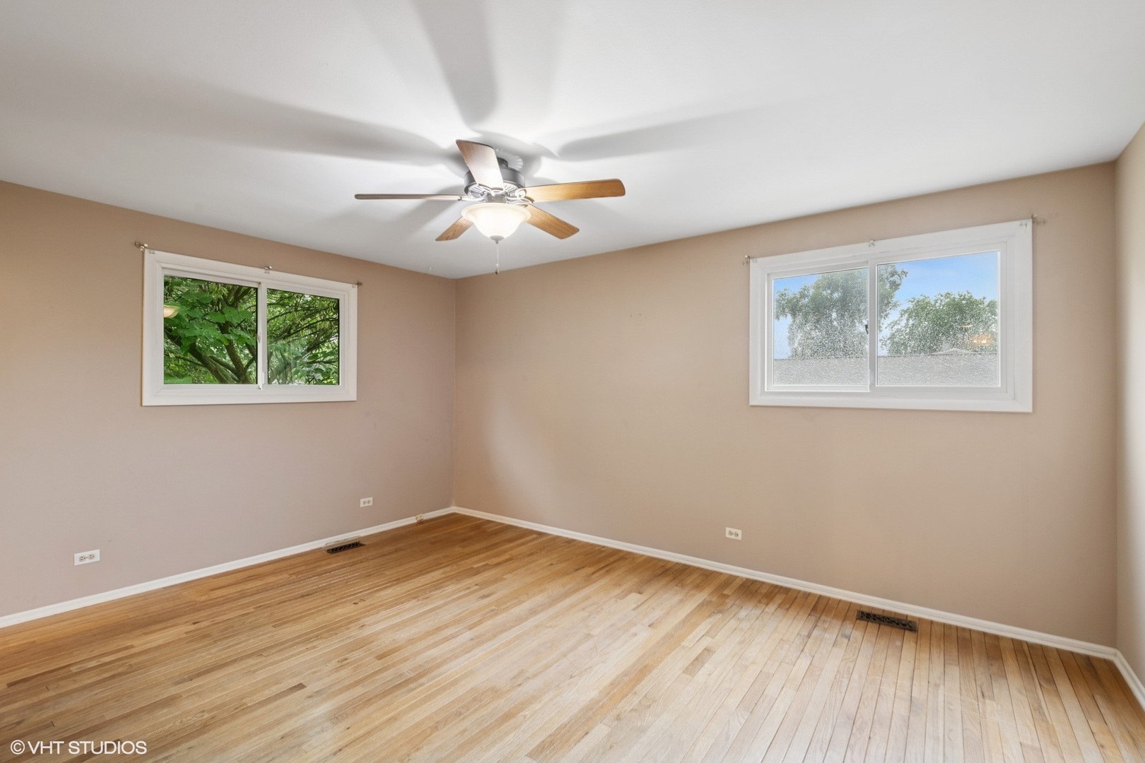 1720 Buena Vista Drive, Wheaton, IL 60189