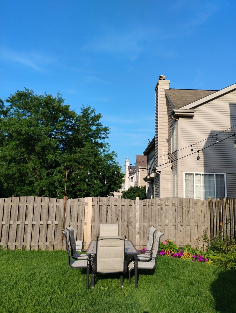 178 W Hampton Drive, Round Lake, IL 60073