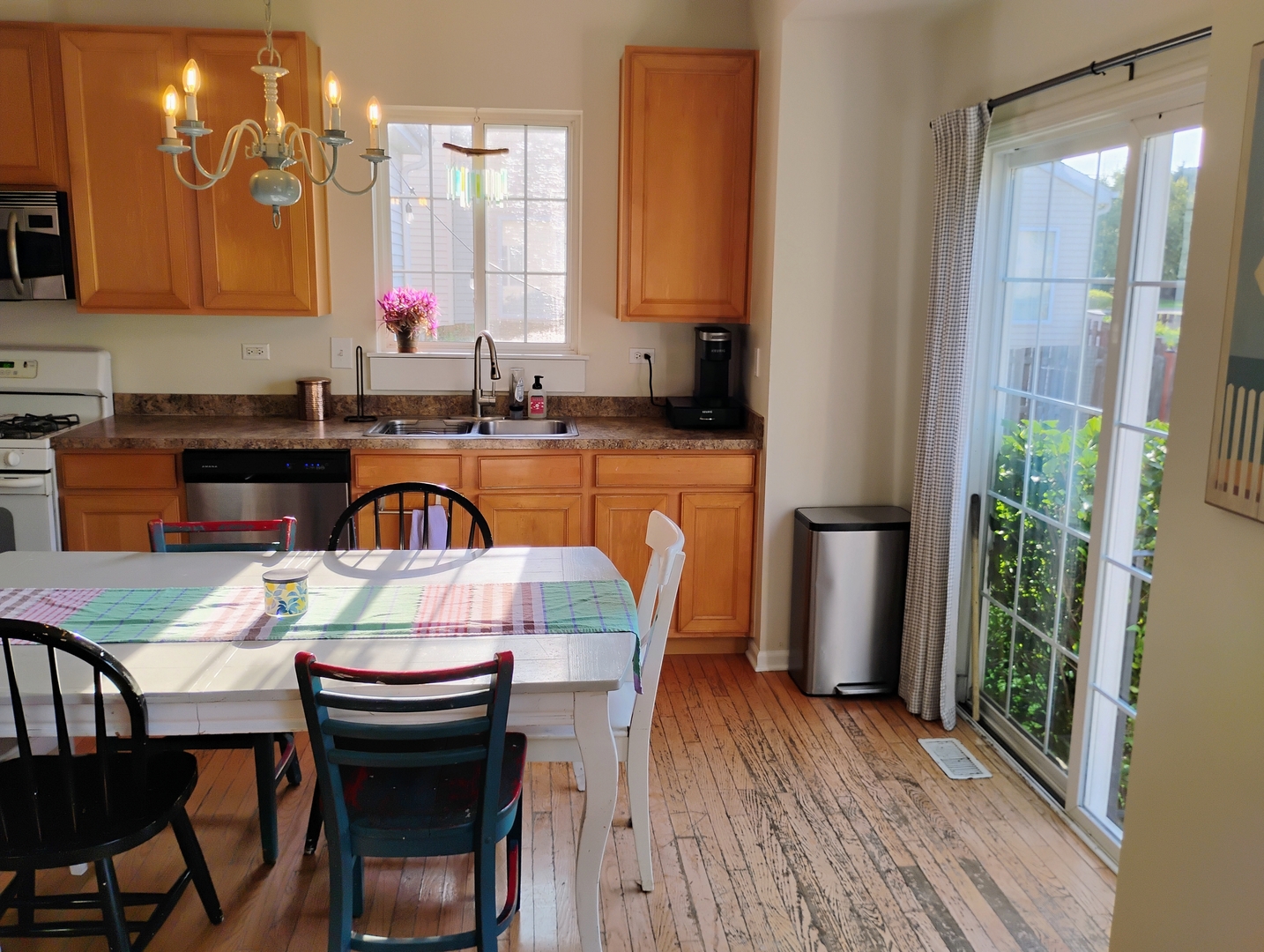 178 W Hampton Drive, Round Lake, IL 60073