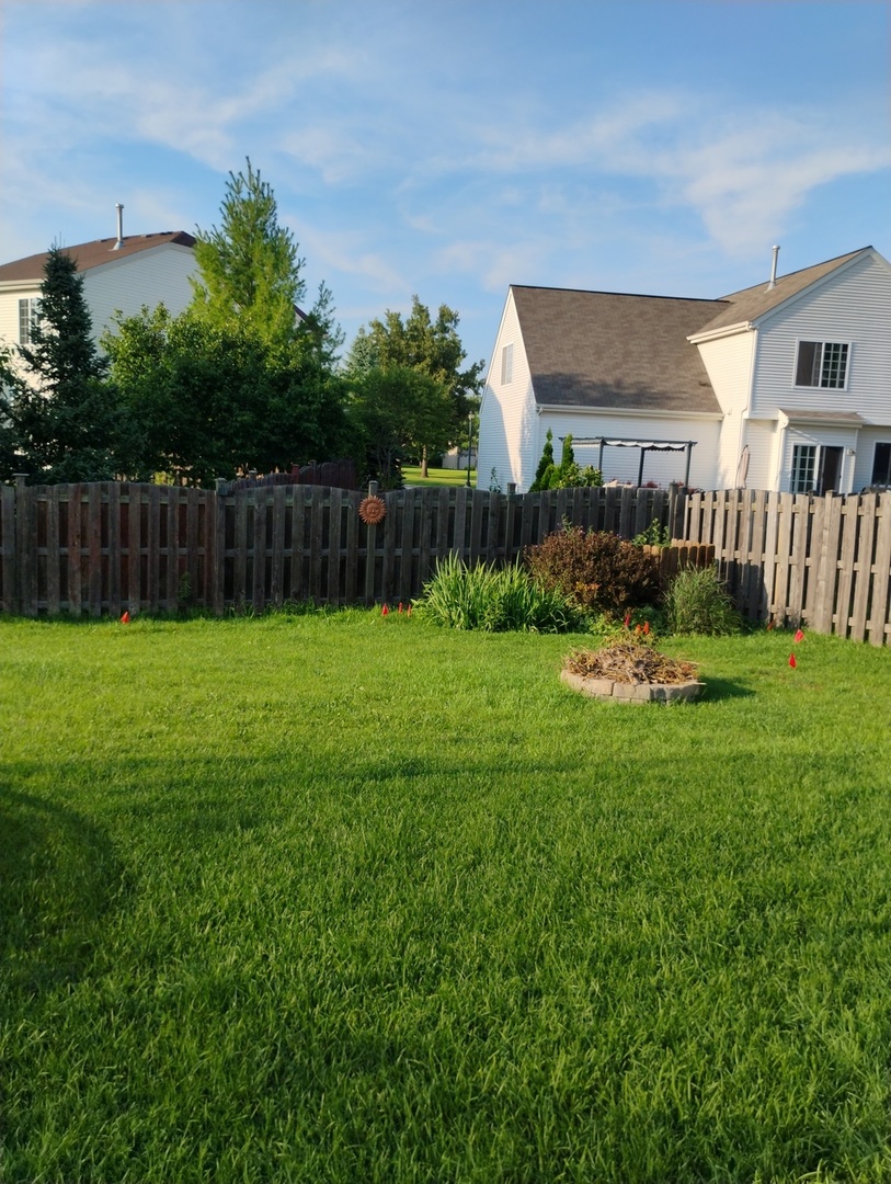 178 W Hampton Drive, Round Lake, IL 60073