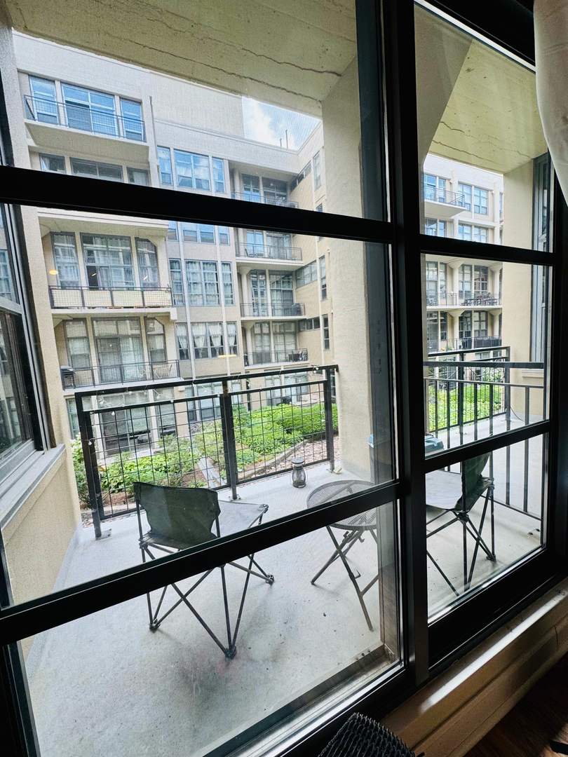 900 N Kingsbury Street #861, Chicago, IL 60610