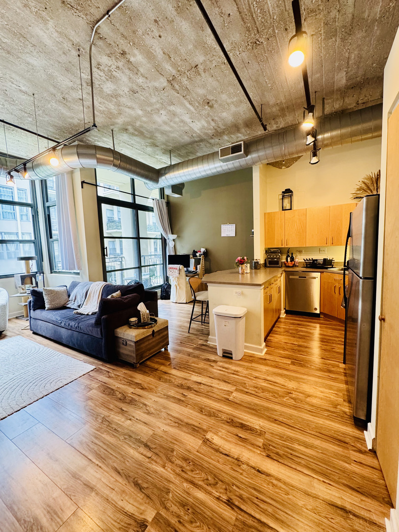 900 N Kingsbury Street #861, Chicago, IL 60610