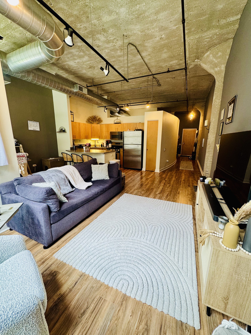 900 N Kingsbury Street #861, Chicago, IL 60610