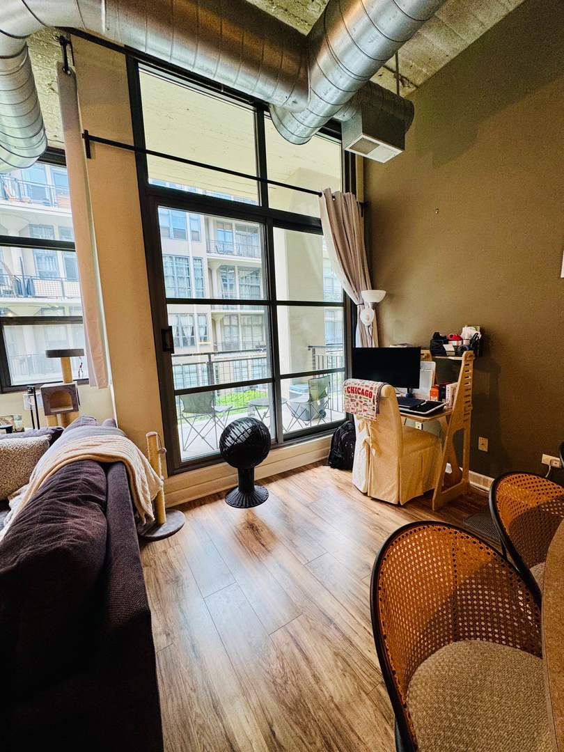 900 N Kingsbury Street #861, Chicago, IL 60610