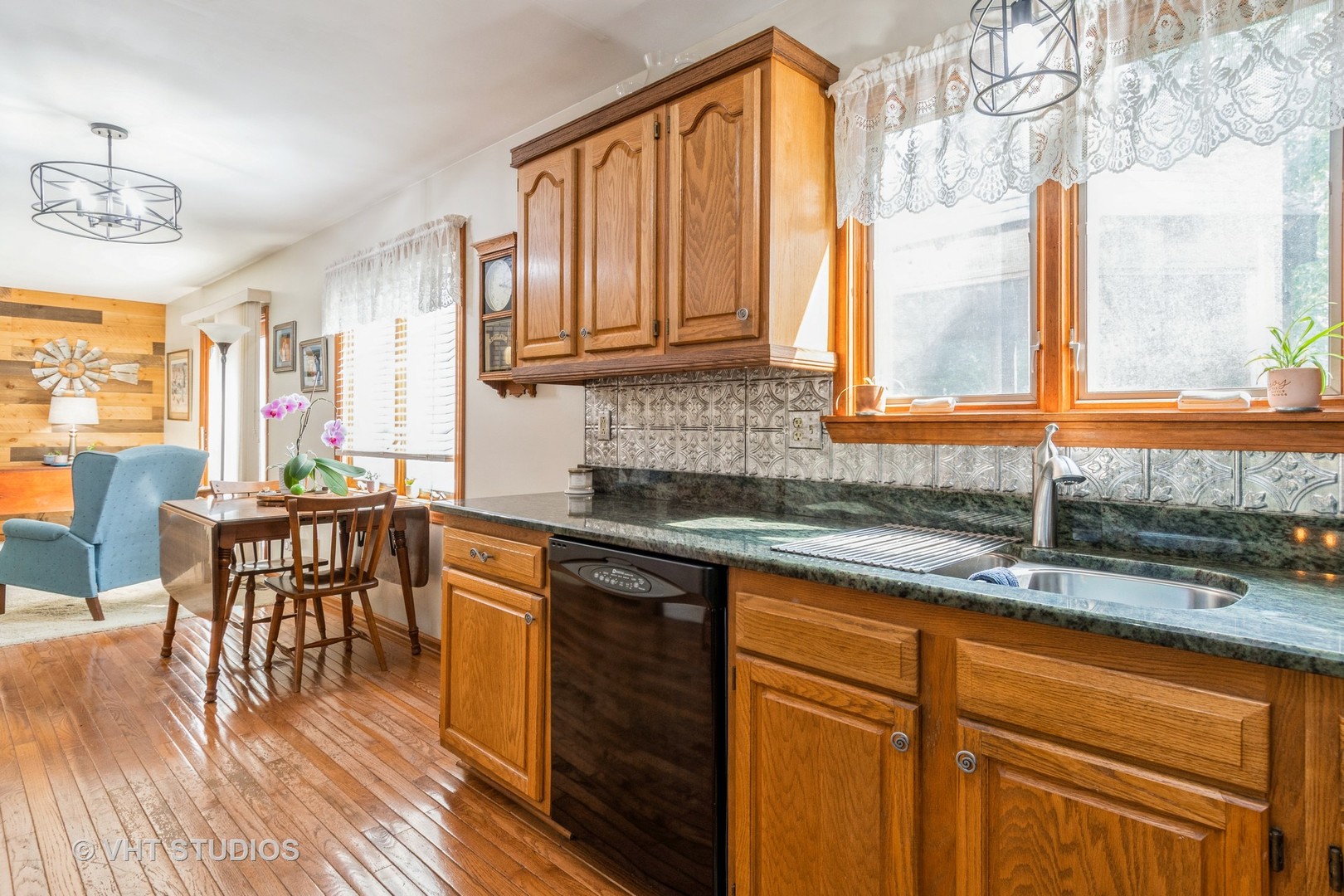 723 Queens Gate Circle, Sugar Grove, IL 60554