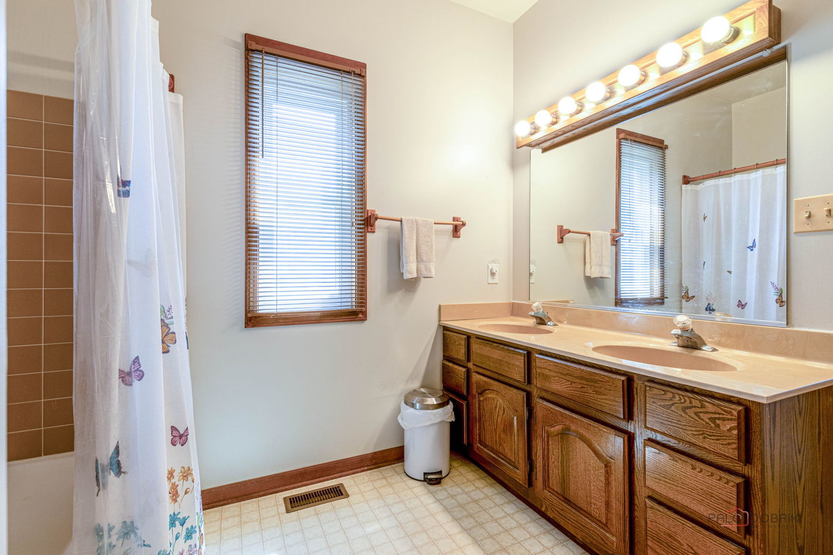 3206 Turnberry Drive, McHenry, IL 60050