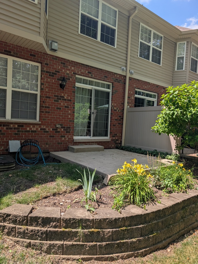 440 N River Road, Naperville, IL 60540