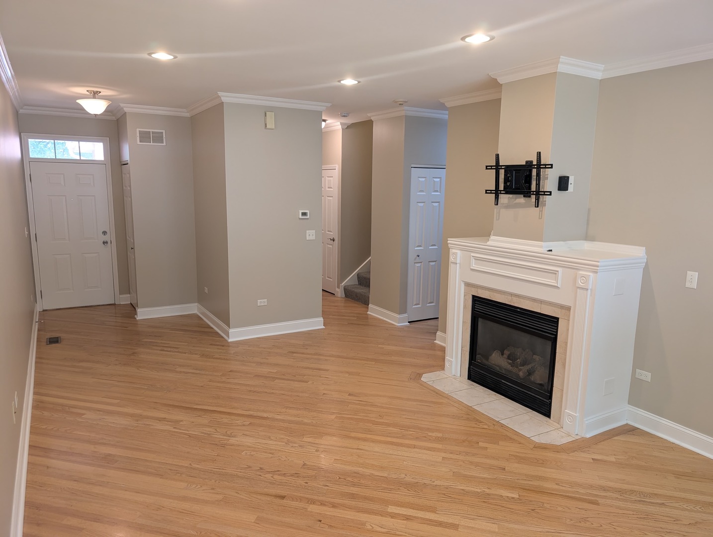 440 N River Road, Naperville, IL 60540