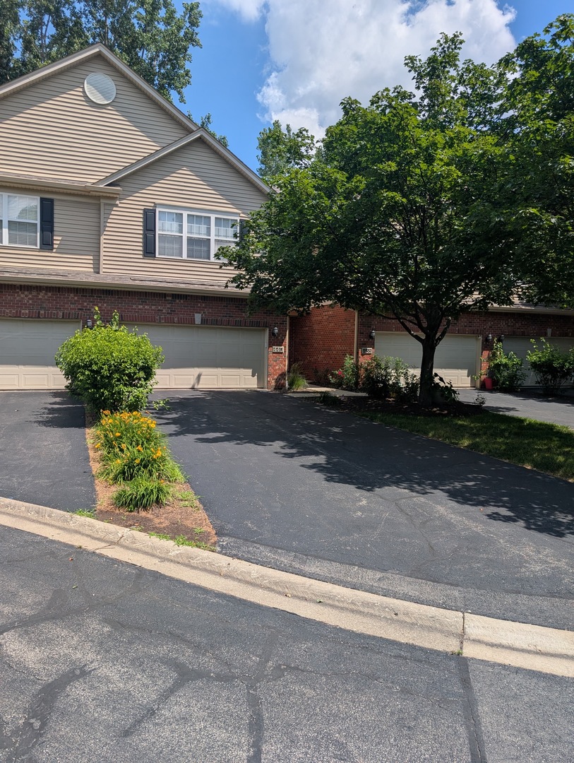 440 N River Road, Naperville, IL 60540