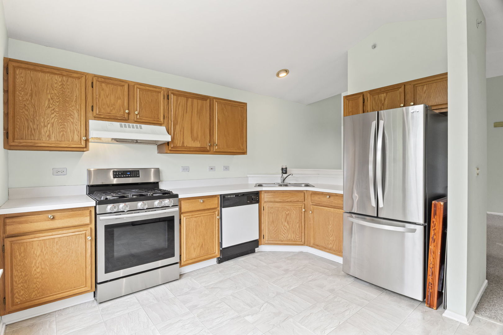 1631 Columbia Circle #2, Bartlett, IL 60103