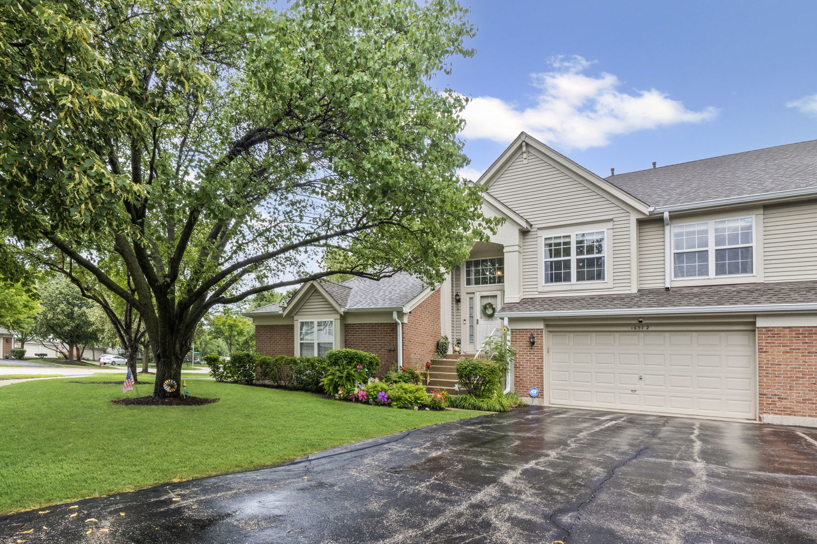 1631 Columbia Circle #2, Bartlett, IL 60103