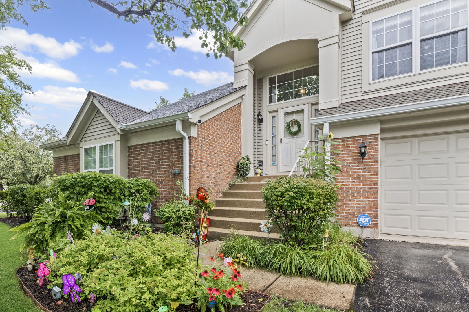 1631 Columbia Circle #2, Bartlett, IL 60103