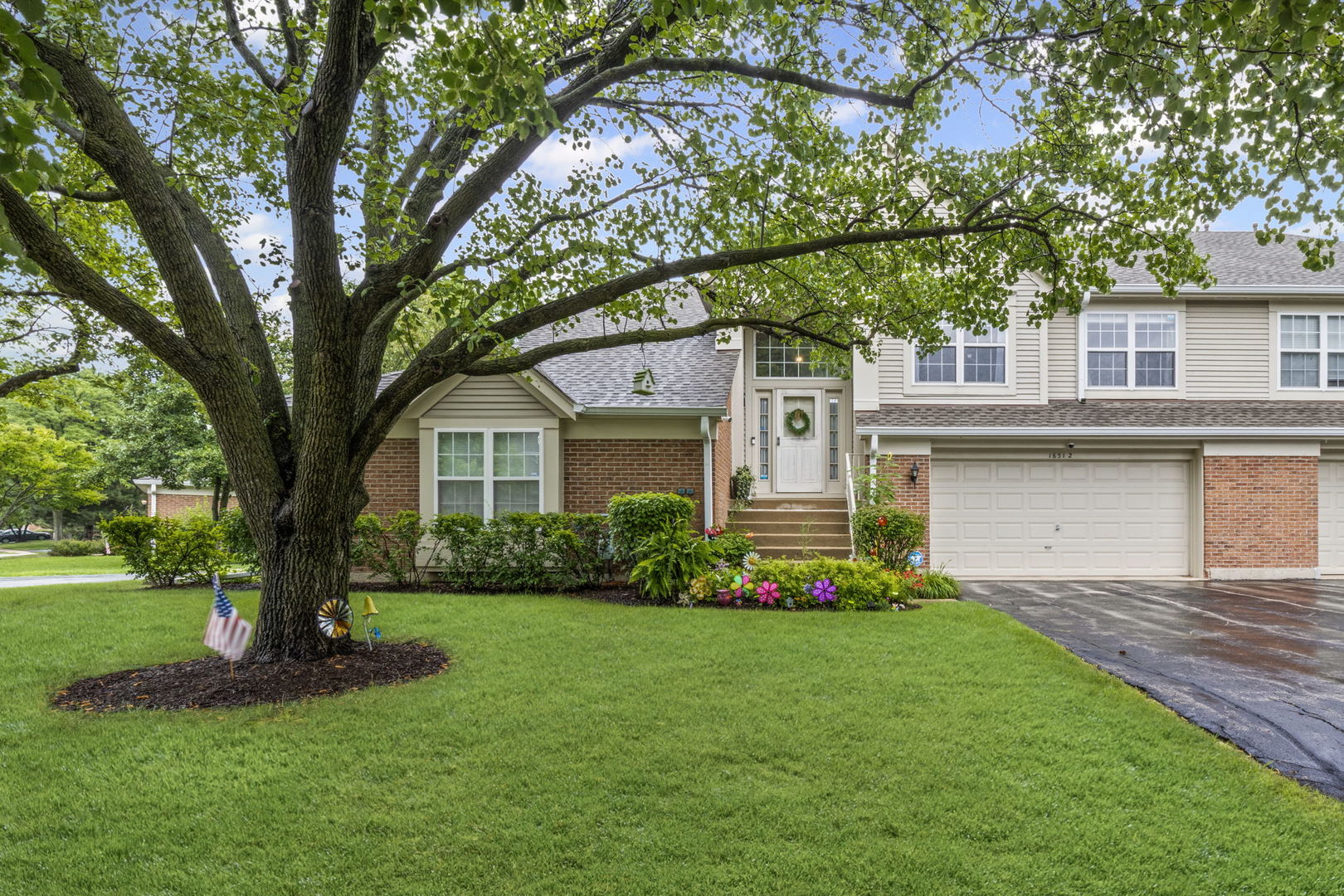 1631 Columbia Circle #2, Bartlett, IL 60103
