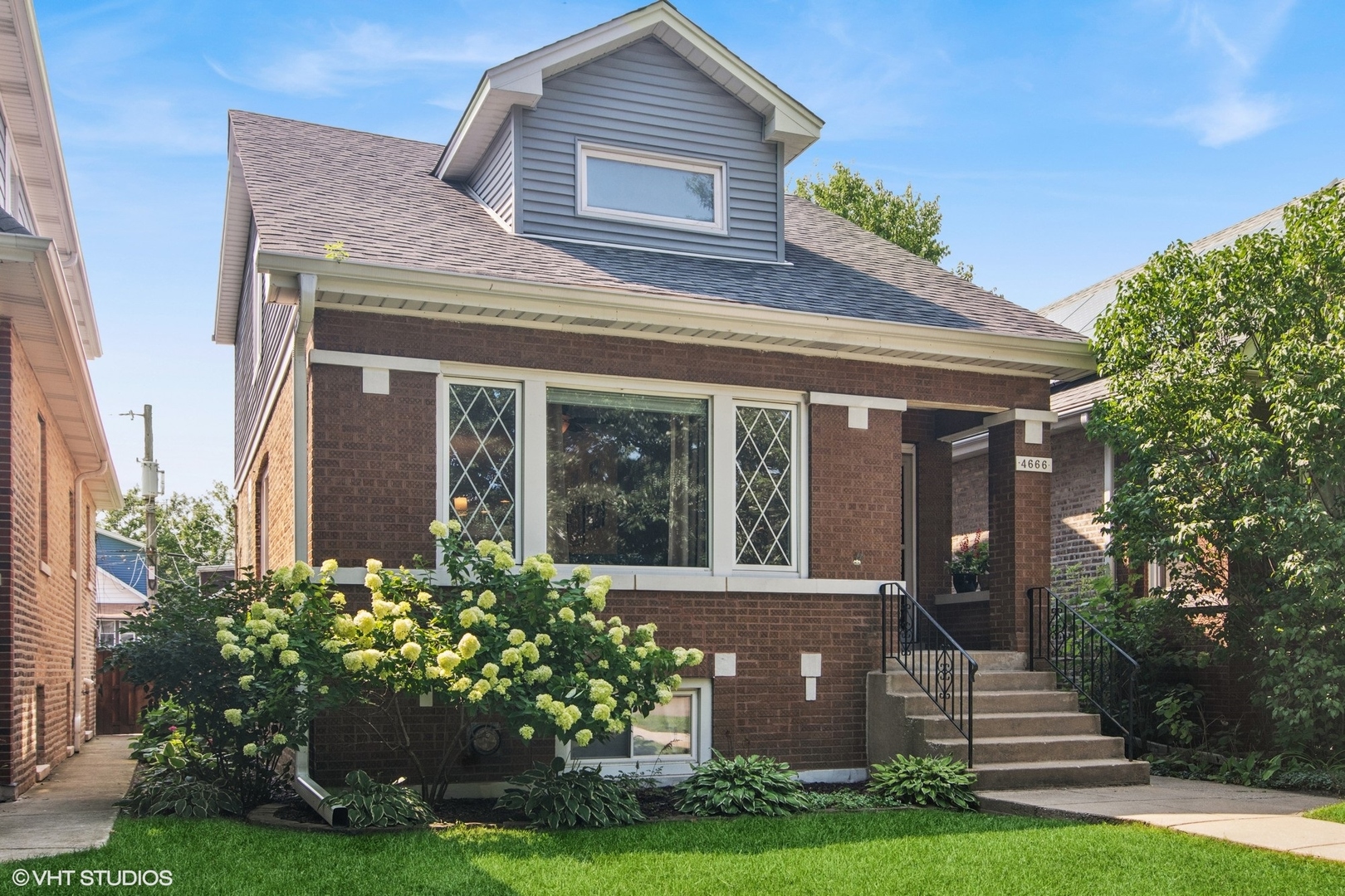4666 N Leclaire Avenue, Chicago, IL 60630