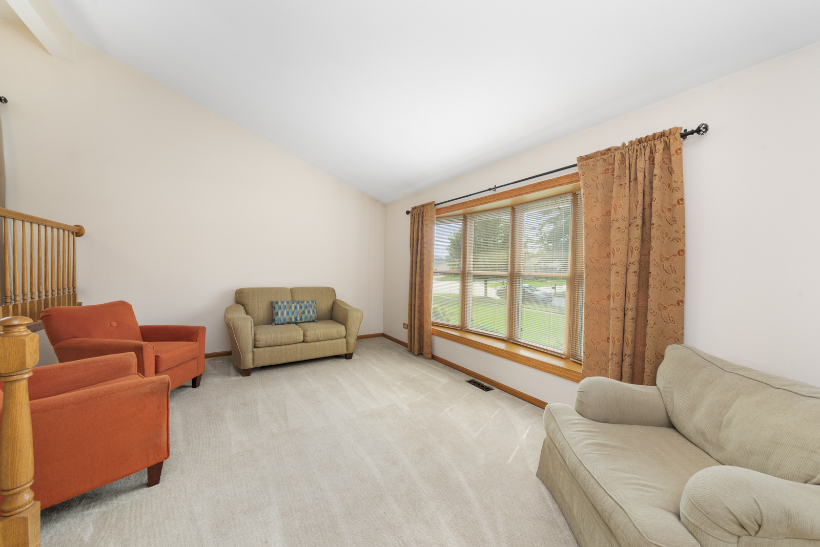 10S467 Rutgers Court, Downers Grove, IL 60516