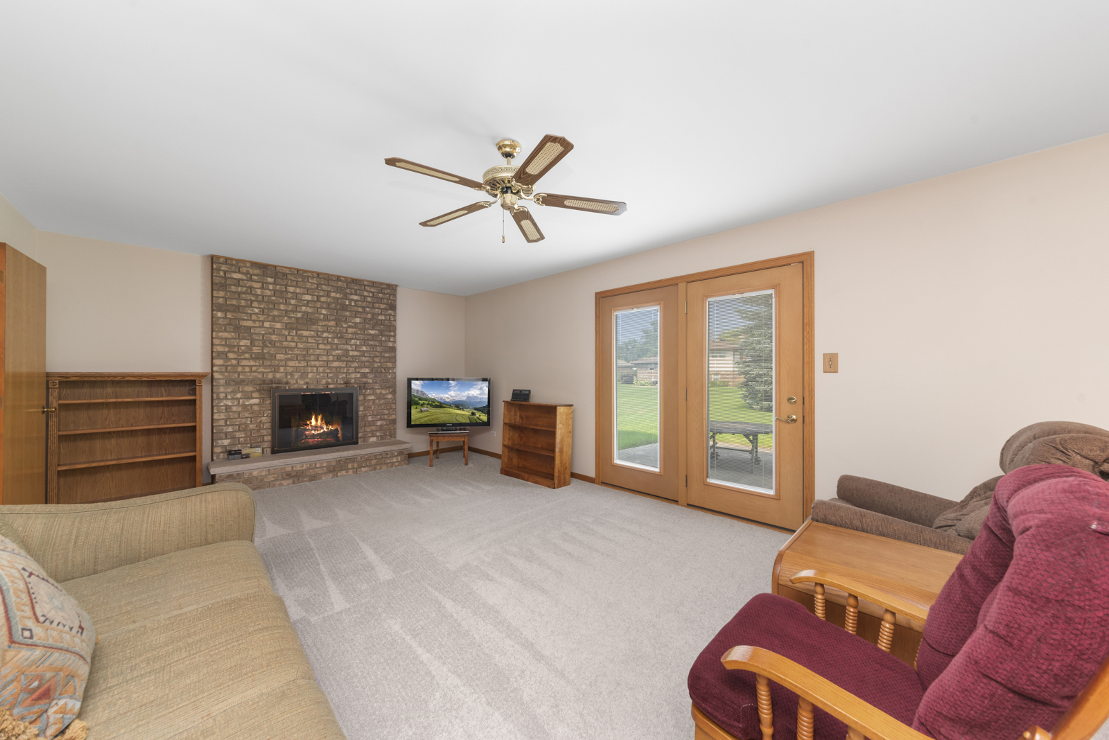 10S467 Rutgers Court, Downers Grove, IL 60516