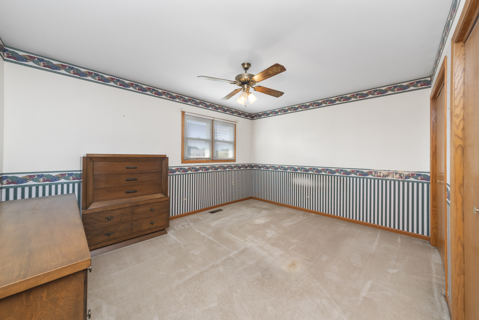 10S467 Rutgers Court, Downers Grove, IL 60516
