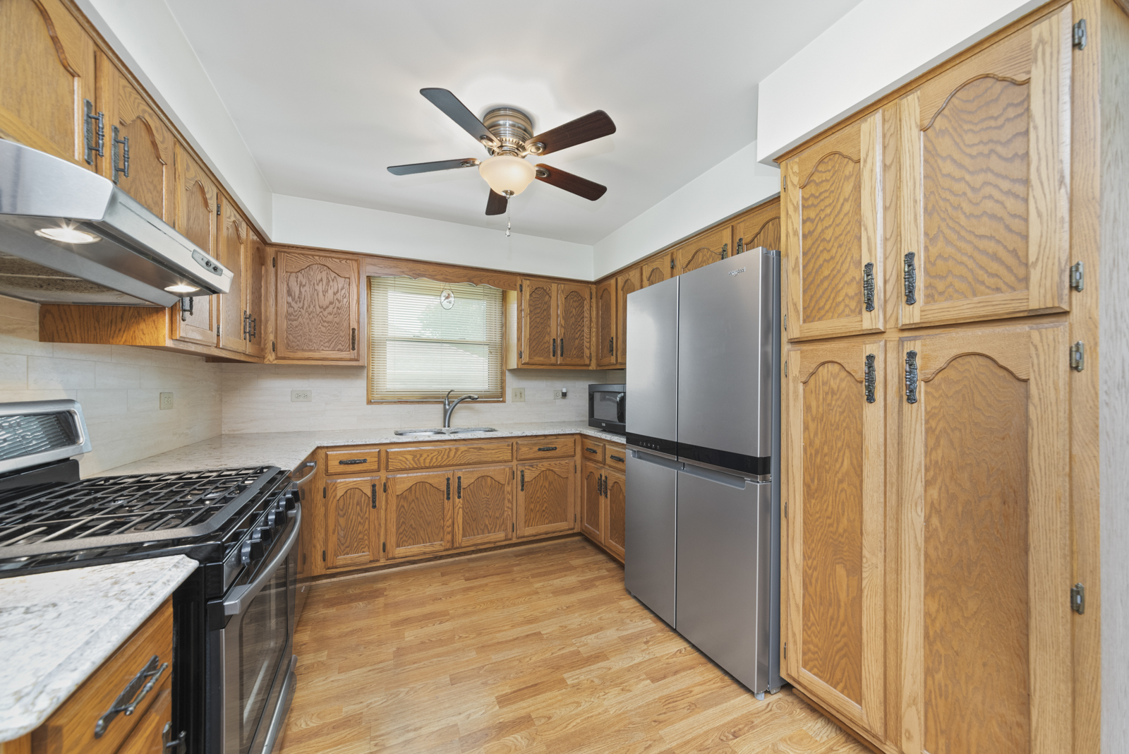 10S467 Rutgers Court, Downers Grove, IL 60516