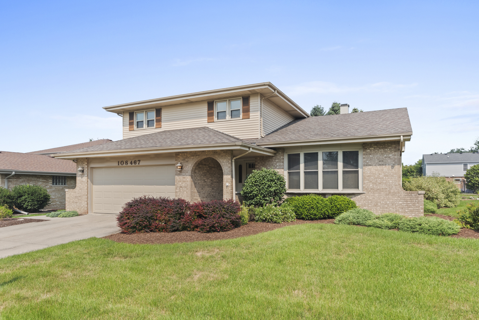 10S467 Rutgers Court, Downers Grove, IL 60516