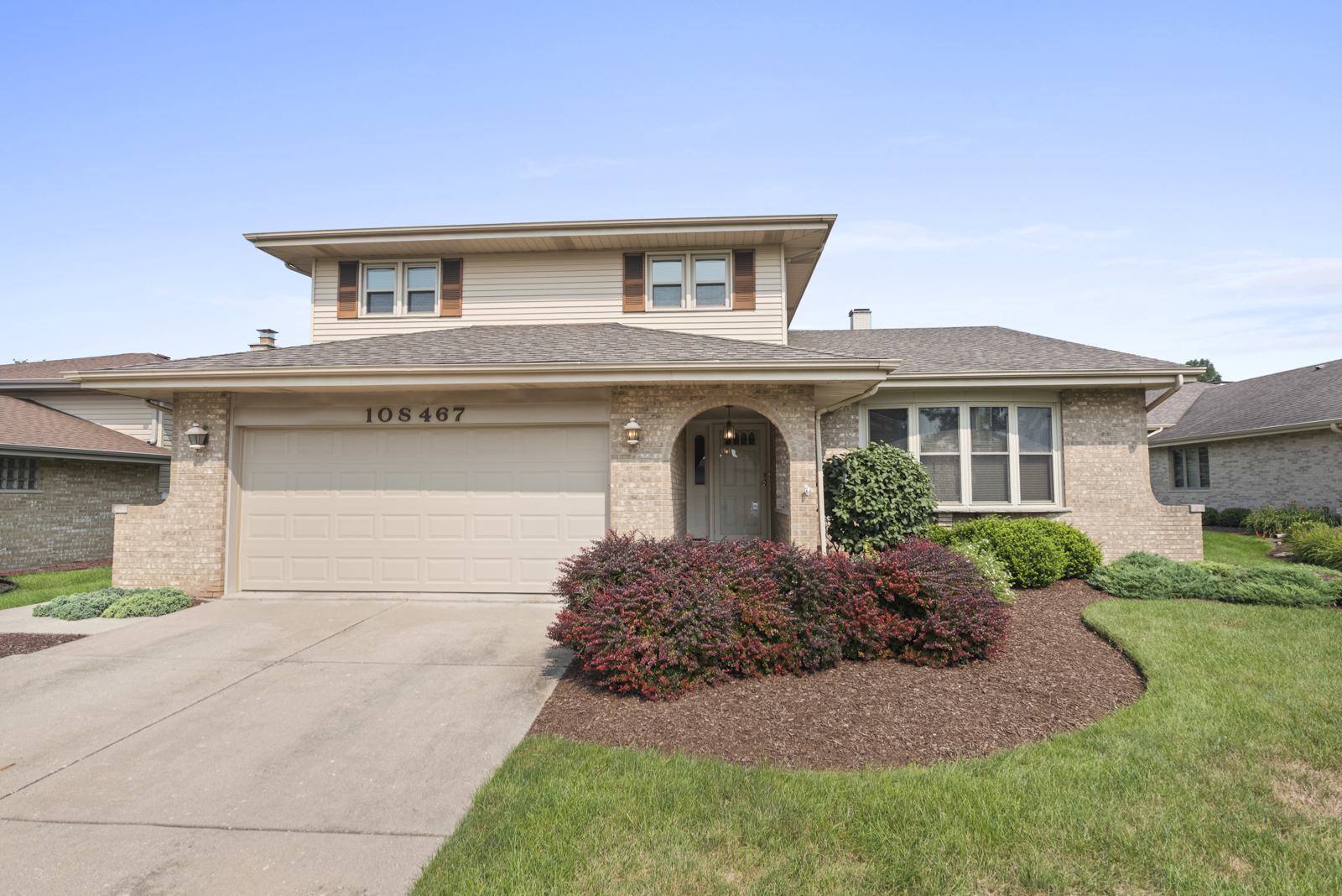 10S467 Rutgers Court, Downers Grove, IL 60516