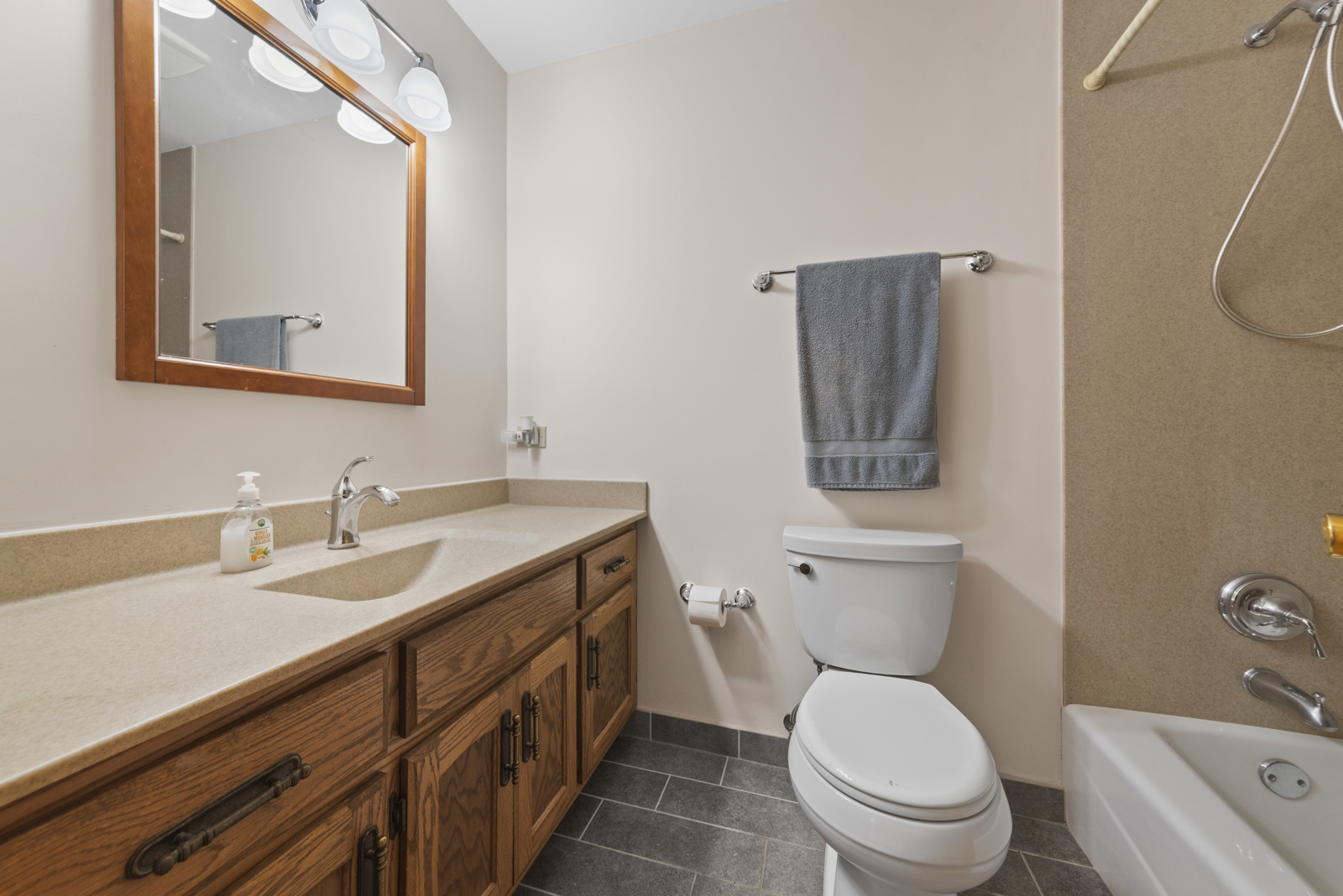 10S467 Rutgers Court, Downers Grove, IL 60516