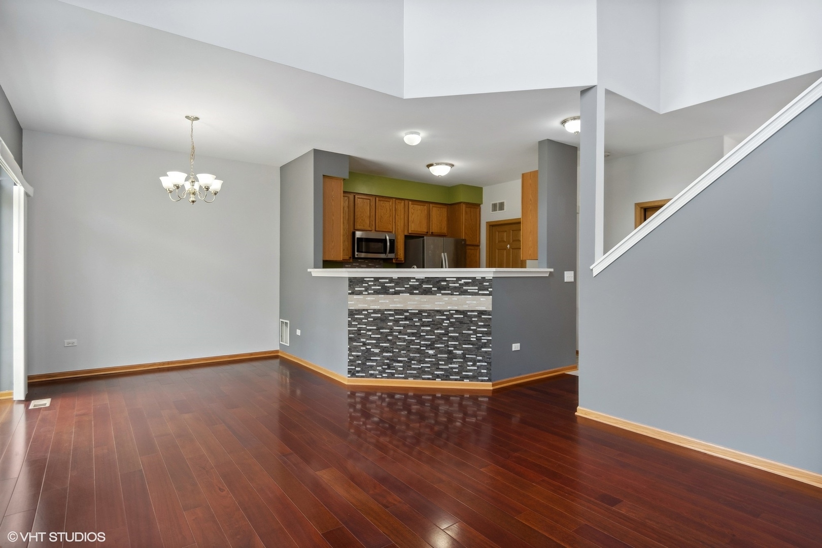 217 S Alder Creek Drive, Romeoville, IL 60446