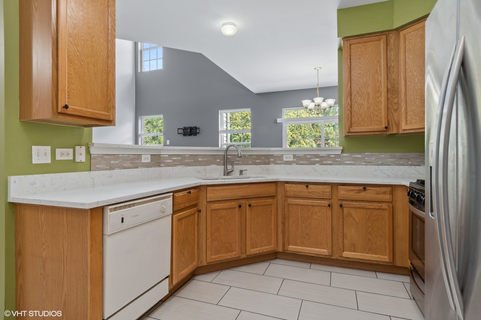 217 S Alder Creek Drive, Romeoville, IL 60446